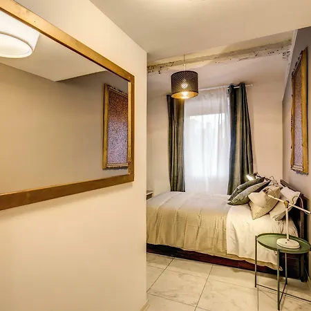 Wonderful Aquarium Apartment *